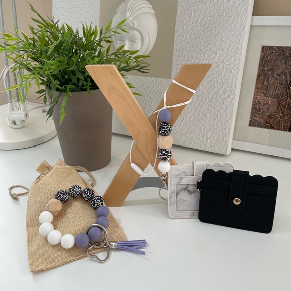 Bracelet Keychain Silicone Wood Beads/Lanyard Teacher Badge Holder Gift Set - Picture 5 of 5